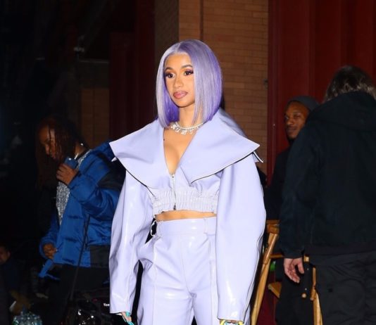 Cardi B і її лавандовий total look